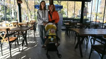 Kuşadası'nda Sığınan Ukraynalı Anne ve Kızı Yeni Yılda Barış Dileğinde