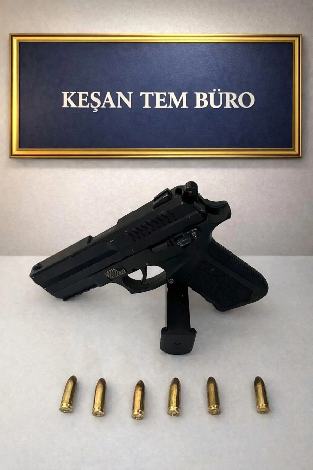 Edirne Hastanesinde Ruhsatsız Tabanca ve Mermi Ele Geçirildi