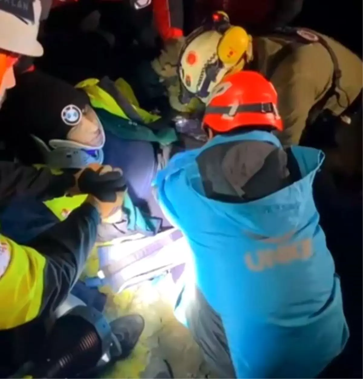 Sarıyer Ormanında Mantar Toplayan Kadın 7 Saat Sonra Sağ Salim Kurtarıldı