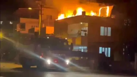 Hatay'ın Payas İlçesinde Ev Yangını Kontrol Altına Alındı