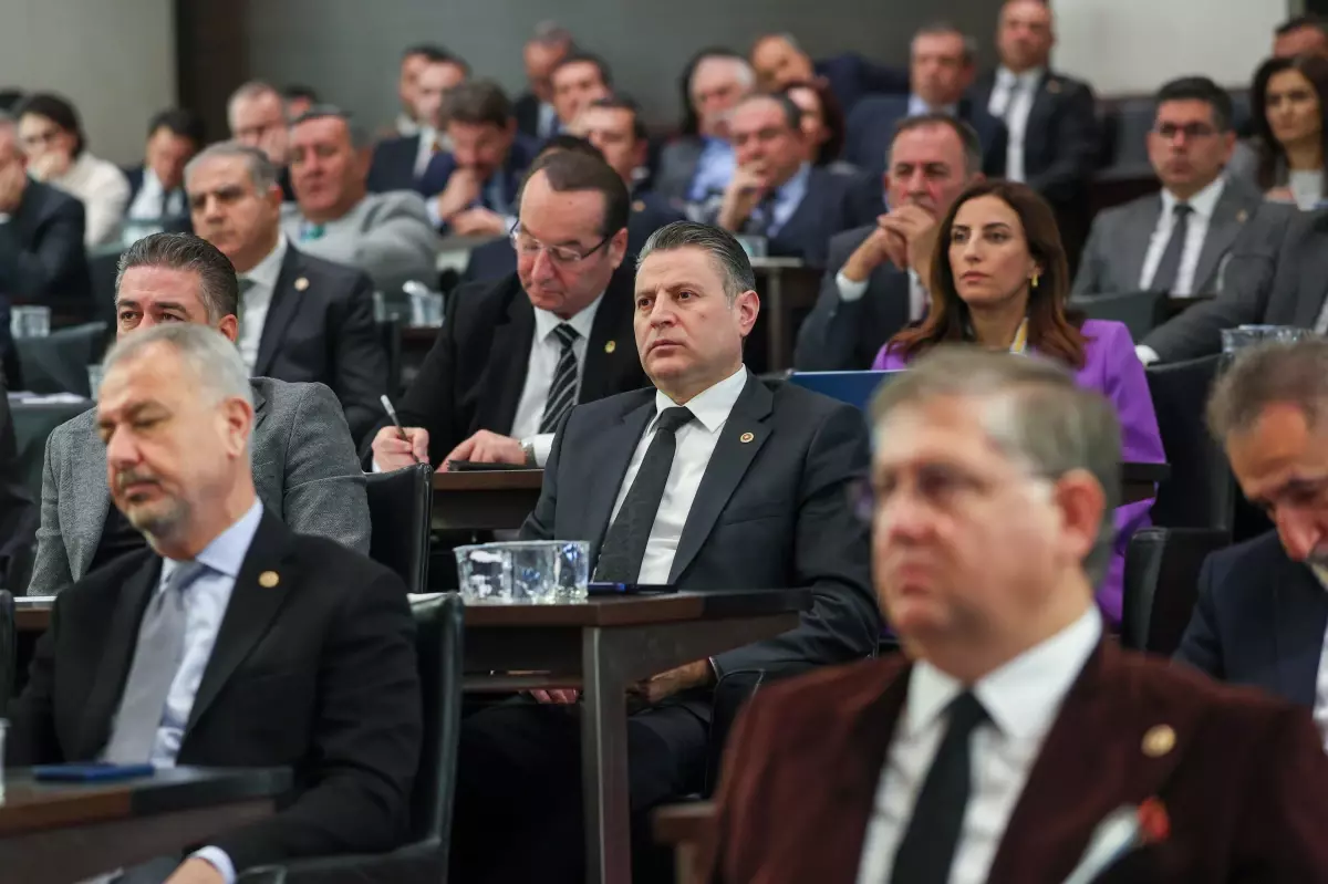 CHP'nin Kapalı Grup Oturumunda 2025 Ekonomi Vizyonu Açıklandı