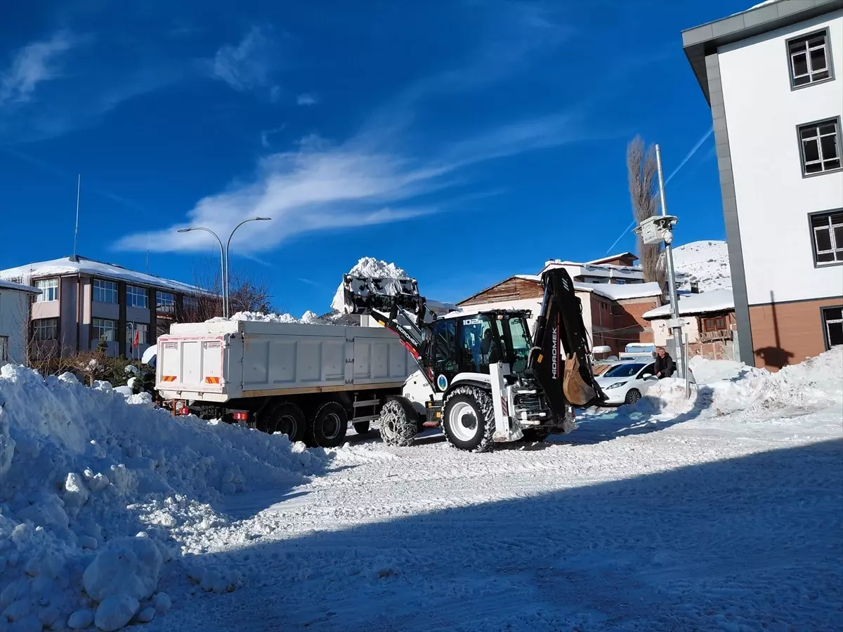 Başçiftlik’te Kar Temizleme Çalışmaları Hız Kesmeden Devam Ediyor