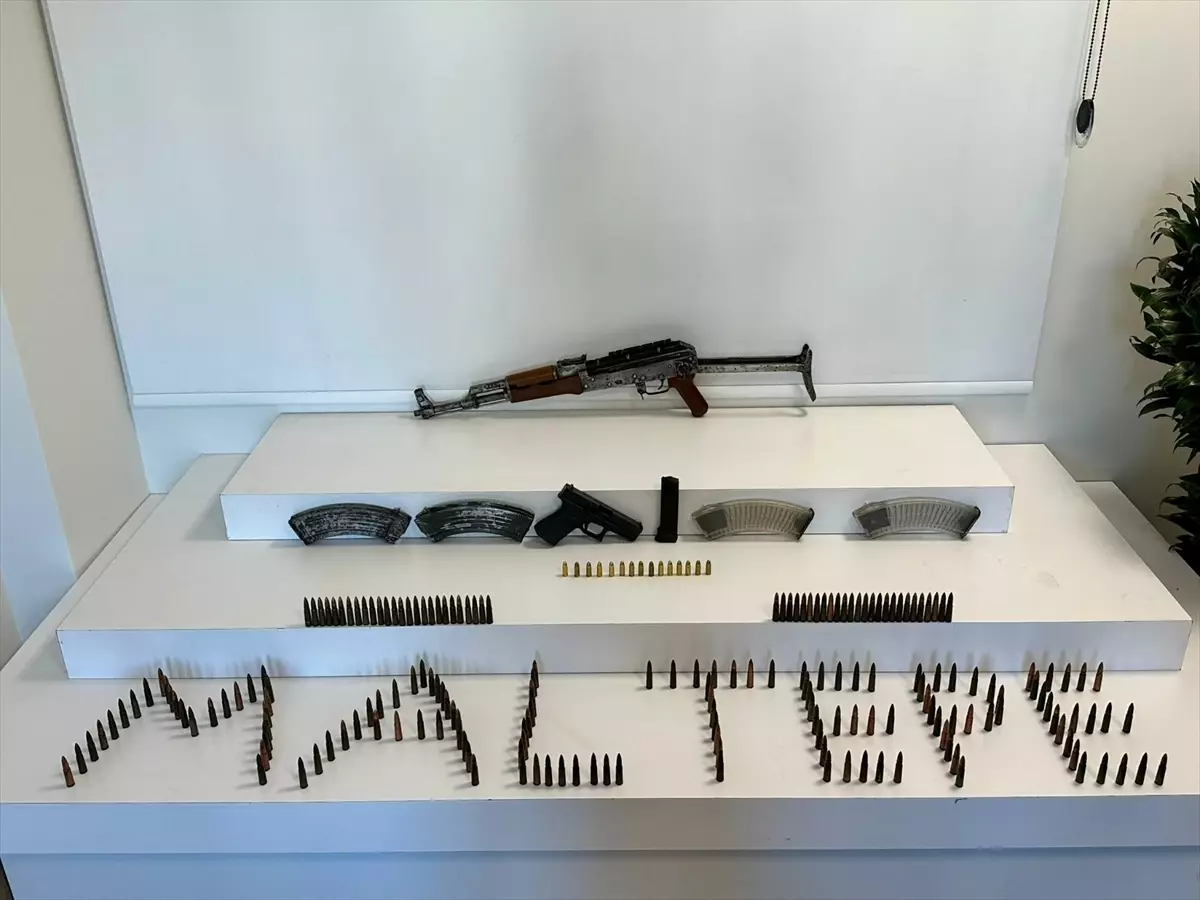 Maltepe’de Uzun Namlulu Silah ve Mühimmat Ele Geçirildi