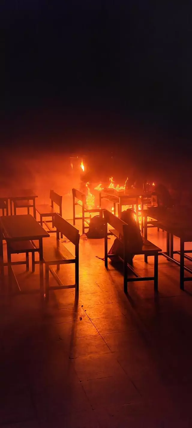 Yangın sonrası sınıf içi