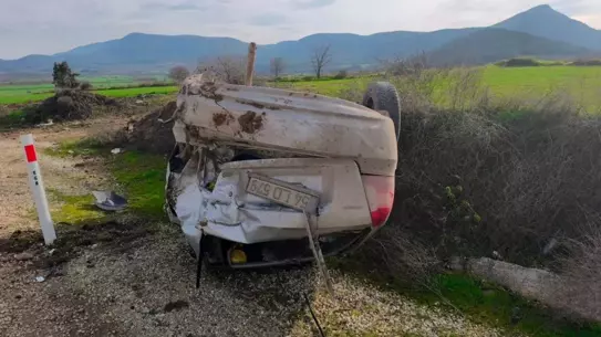 Bilecik'te Kontrol Kaybı Sonucu Araç Takla Attı, Sürücü Hastaneye Sevk Edildi