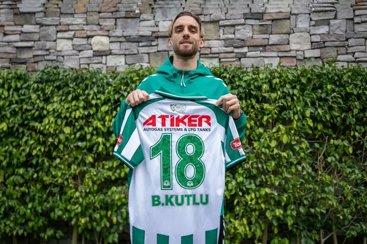 Berkan Kutlu, Konyaspor'a 1,5 Yıllık Sözleşmeyle Katıldı
