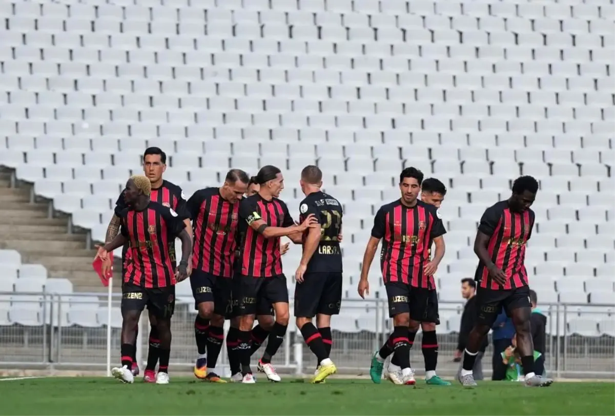 Fatih Karagümrük'ten Dört Oyuncuya Veda: Transfer Dalgası Sürprizlerle Dolu