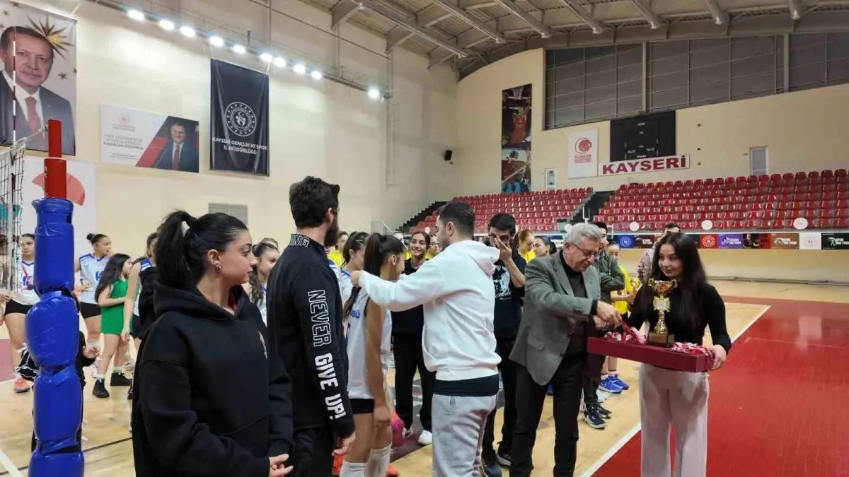 Kayseri Midi Kızlar Süper Ligi 2025‑2026 Sezonu Şampiyonu Voleybol Takımı Belirledi