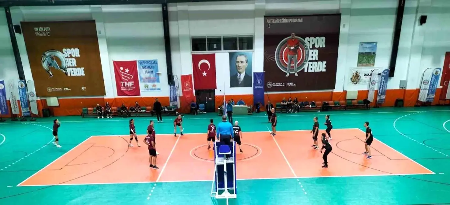 Köyceğiz Voleybol Turnuvası Çeyrek Finallerinde Heyecan Dorukta