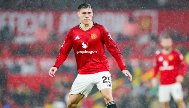 Manuel Ugarte Galatasaray forması deniyor