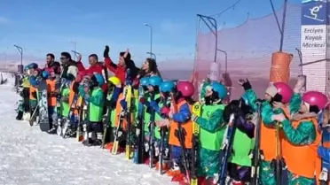 Erciyes Kayak Pistinde ERVA Öğrencileri