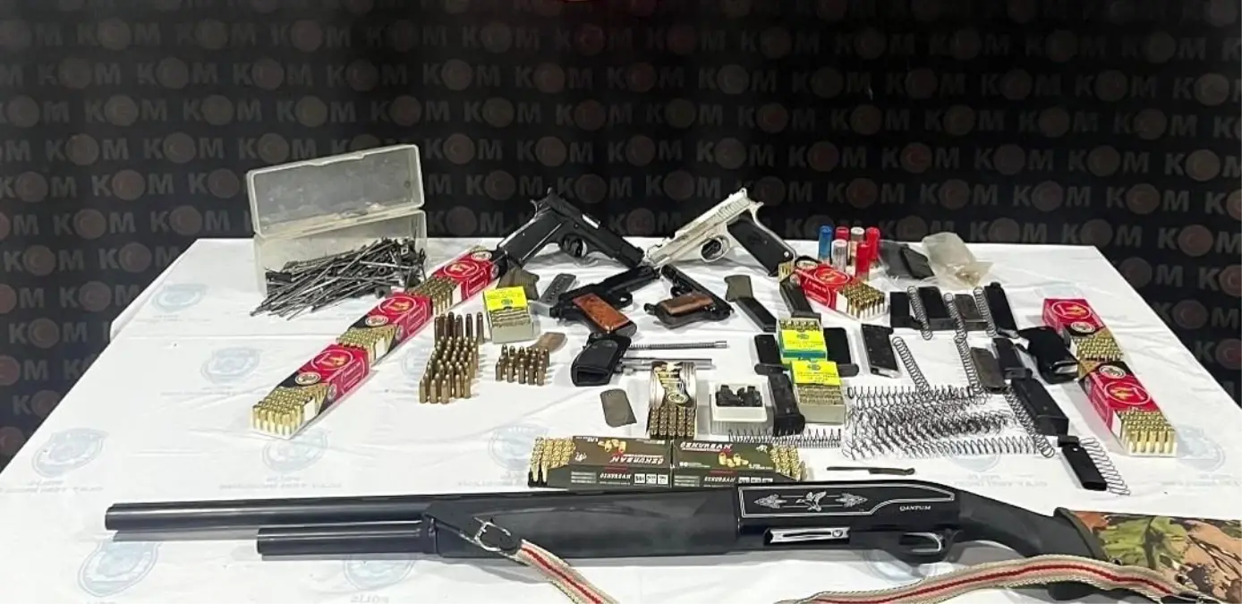 Amasya’da Polis, 5 Ruhsatsız Silah ve 600’ün Üzeri Mermi Ele Geçirdi