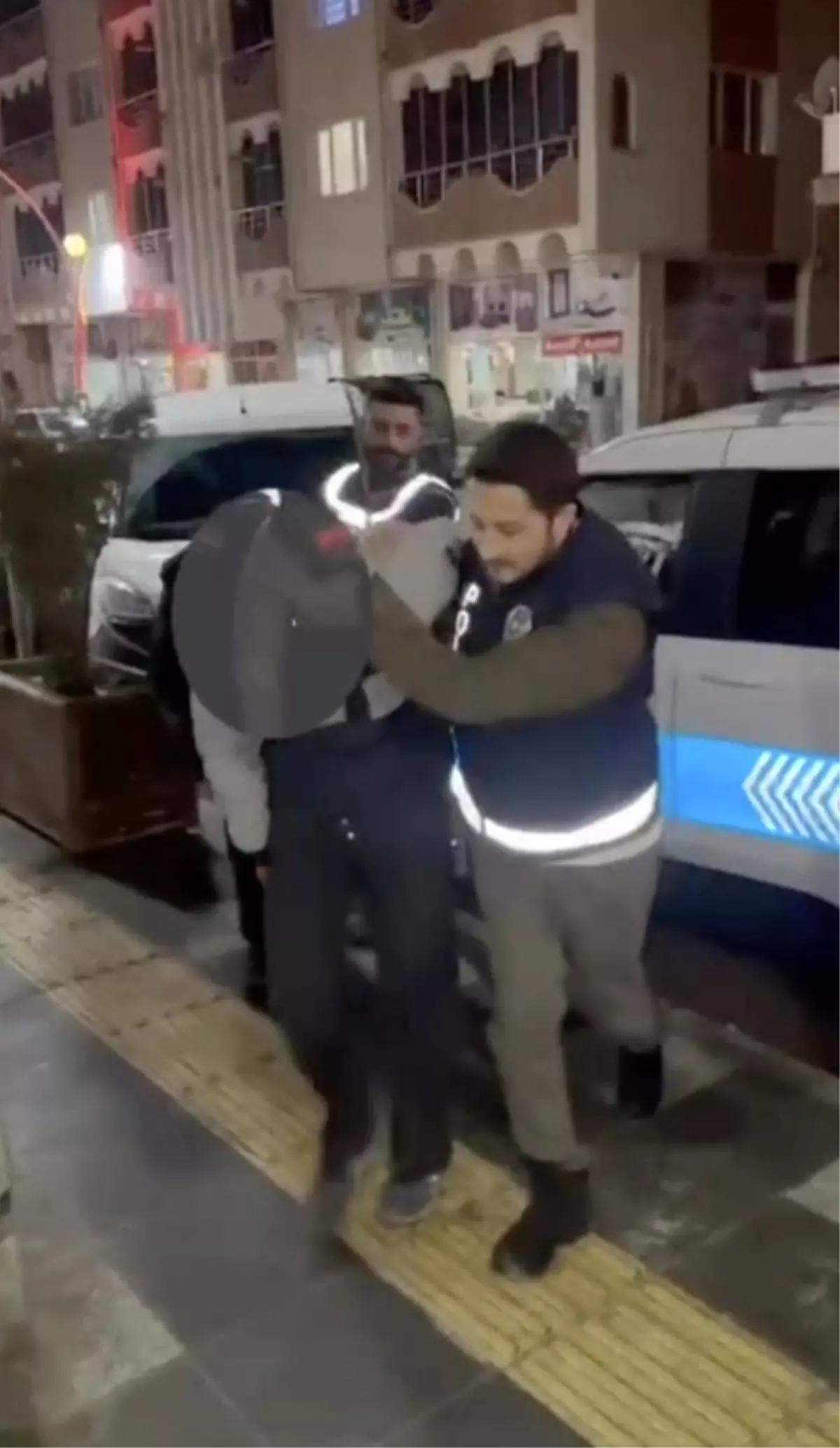 Sungurlu’da Kaçak Çocuklar Yakalandı: Uyuşturucu ve Hırsızlık Suçlarıyla Gözaltına Alındı