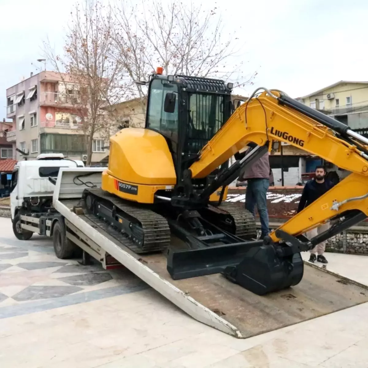 Yenipazar Belediyesi 6 Tonluk Yeni Ekskavatörle Hizmet Kapasitesini Artırıyor