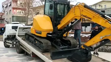 Yeni ekskavatörün detaylı görüntüsü