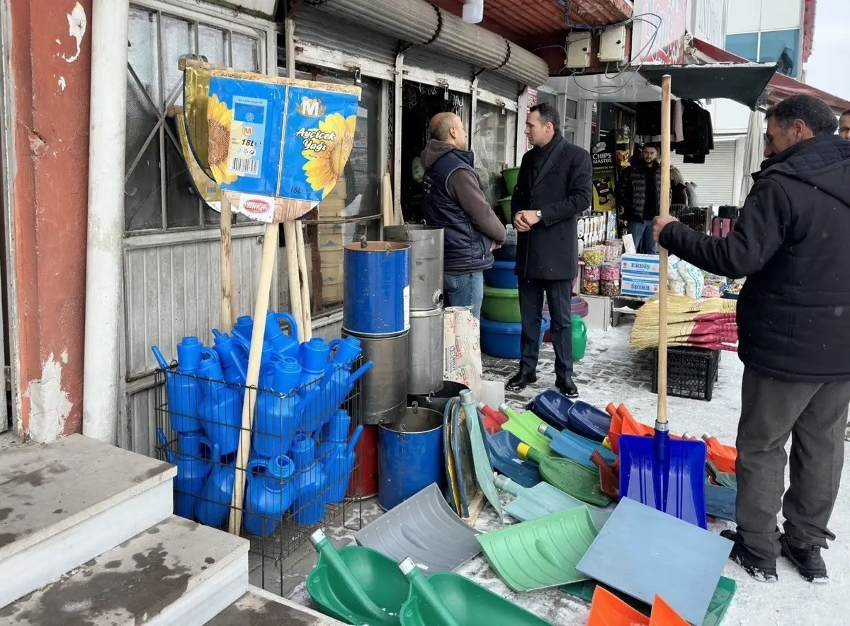 Kaymakam Süleyman Bakan, Çaldıran Esnafına Destek Mesajı Verdi