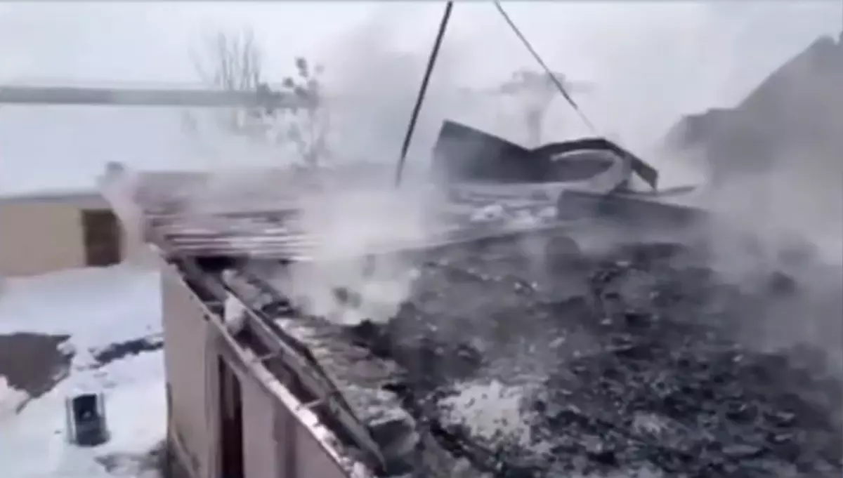 Diyarbakır Çınar'da Okul Yangını: Sobadan Çıkan Kıvılcım Binayı Yaktı