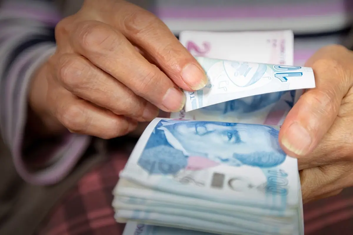 Saadet Partisi'nden Emeklilere Minimum Ücretli Maaş Teklifi