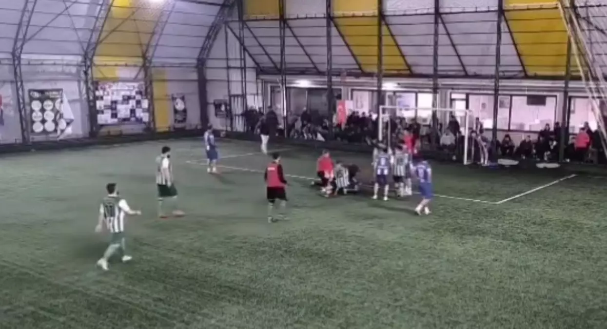Tekirdağ Halı Sahada Oyun Sırasında Şok An: Futbolcunun Dili Boğazına Kıstı