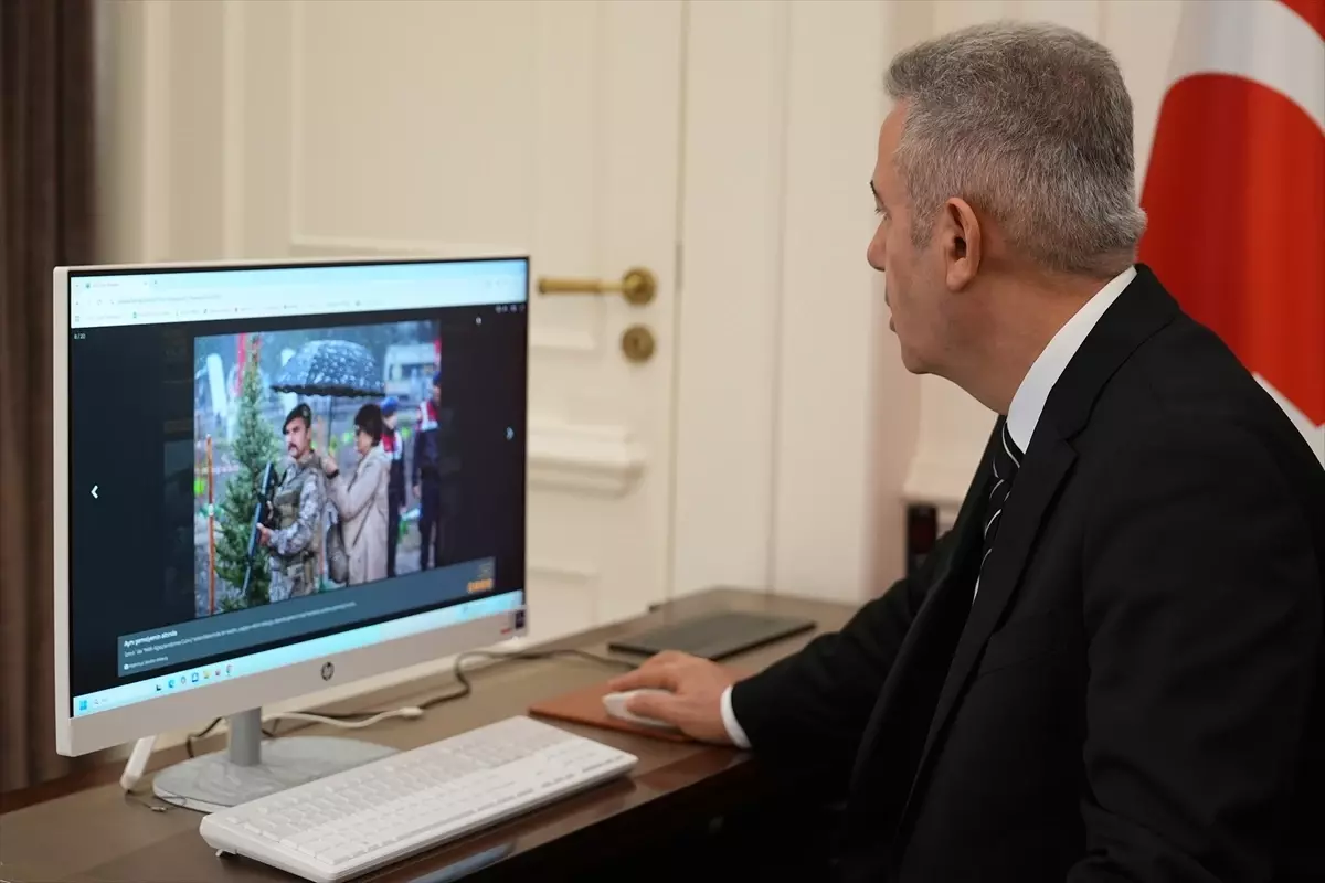 İzmir Valisi Elban, 2025 Yılın Kareleri Fotoğraf Oylamasına Katıldı