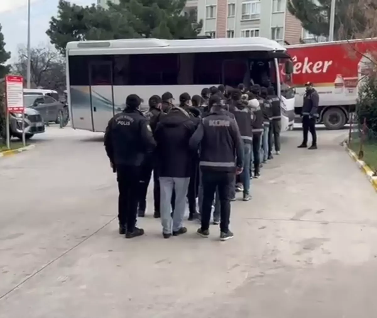Manisa’da Büyük Dolandırıcılık ve Kara Para Aklama Operasyonu: 15 Şüpheli Yakalandı