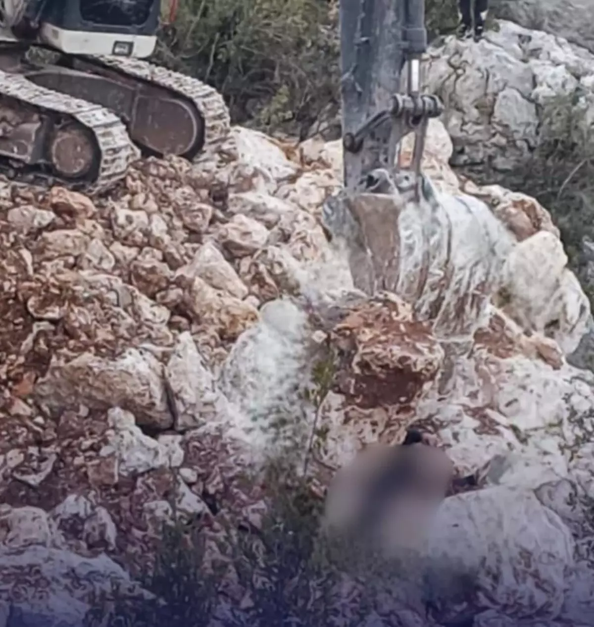 Silifke'de Bahçe Çalışması Sırasında Duvar Çökmesi 20 Yaşındaki Genç Hayatını Kaybetti