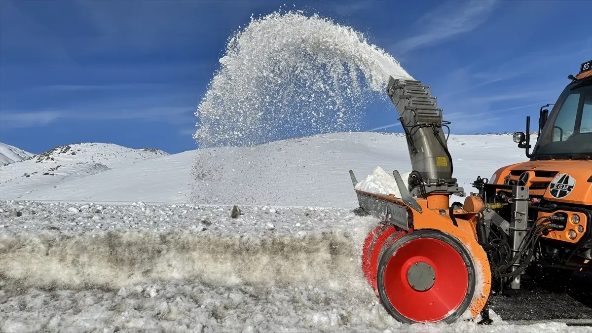 Doğu Anadolu’da Kar ve Soğuk Hava Şiddetini Artırdı: 76 Yerleşim Birimi İzole Edildi