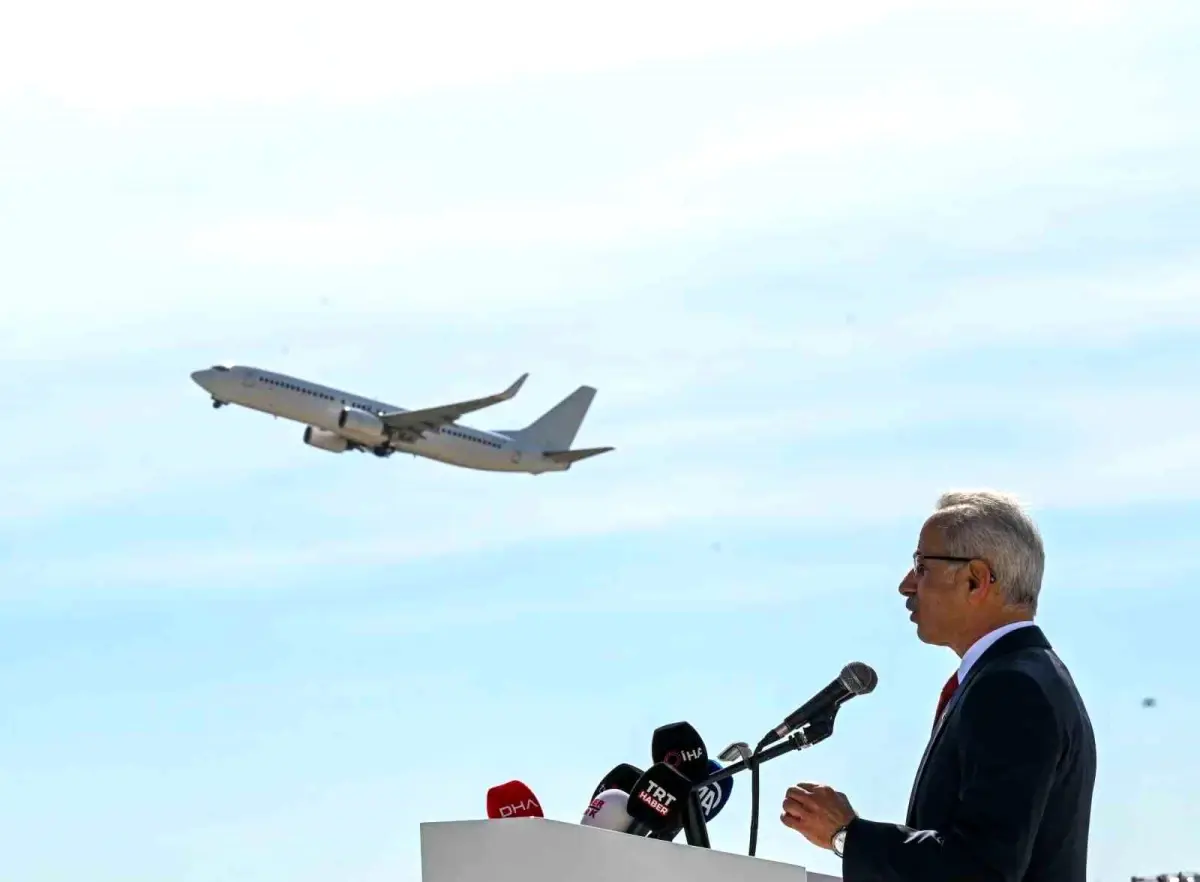 Bakan Uraloğlu'na ait 4 Ocak'taki transit uçuş töreni