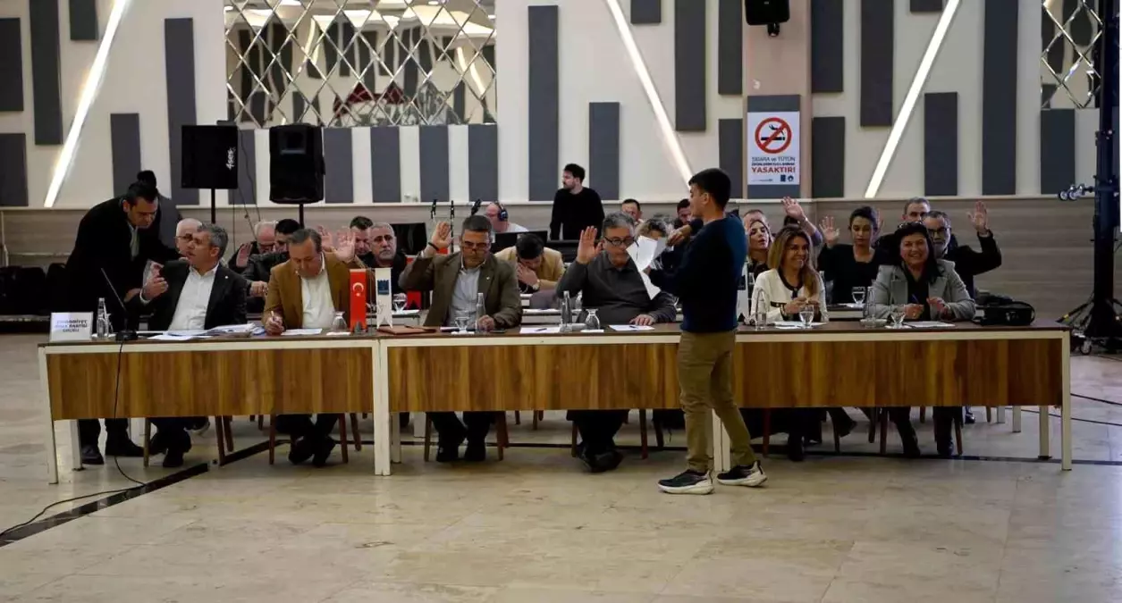 Kuşadası Belediye Meclisi 2026 İlk Toplantısında Yeni Çalışma Takvimi ve Sağlık Projeleri Onaylandı