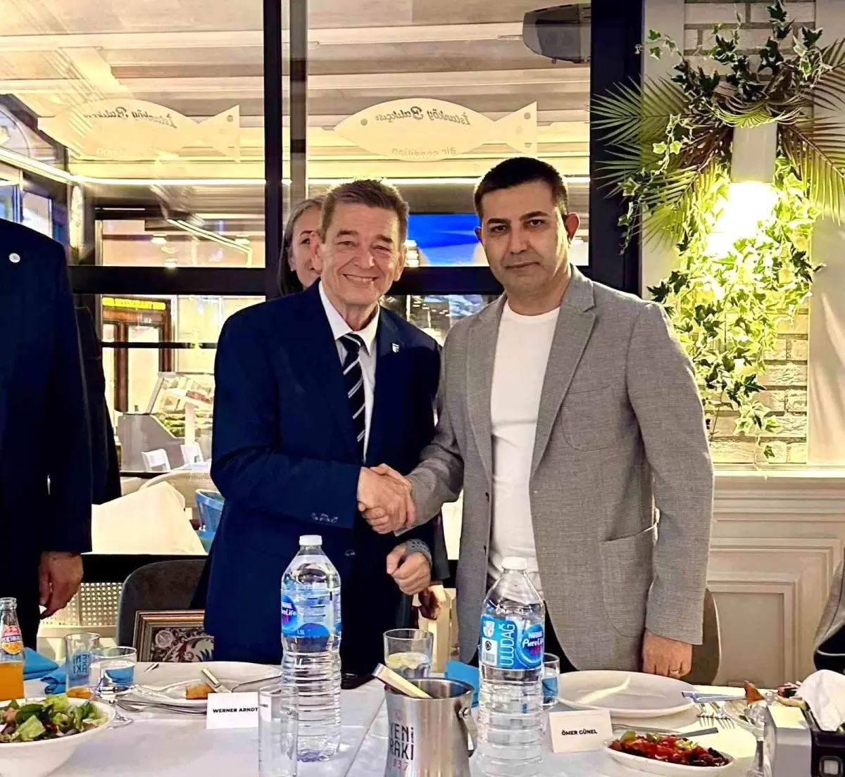 Kuşadası Belediyesi, Almanya'nın Marl Şehrinden Eski Belediye Başkanı Arndt'a Fahri Hemşehrilik Belgesi Verdi