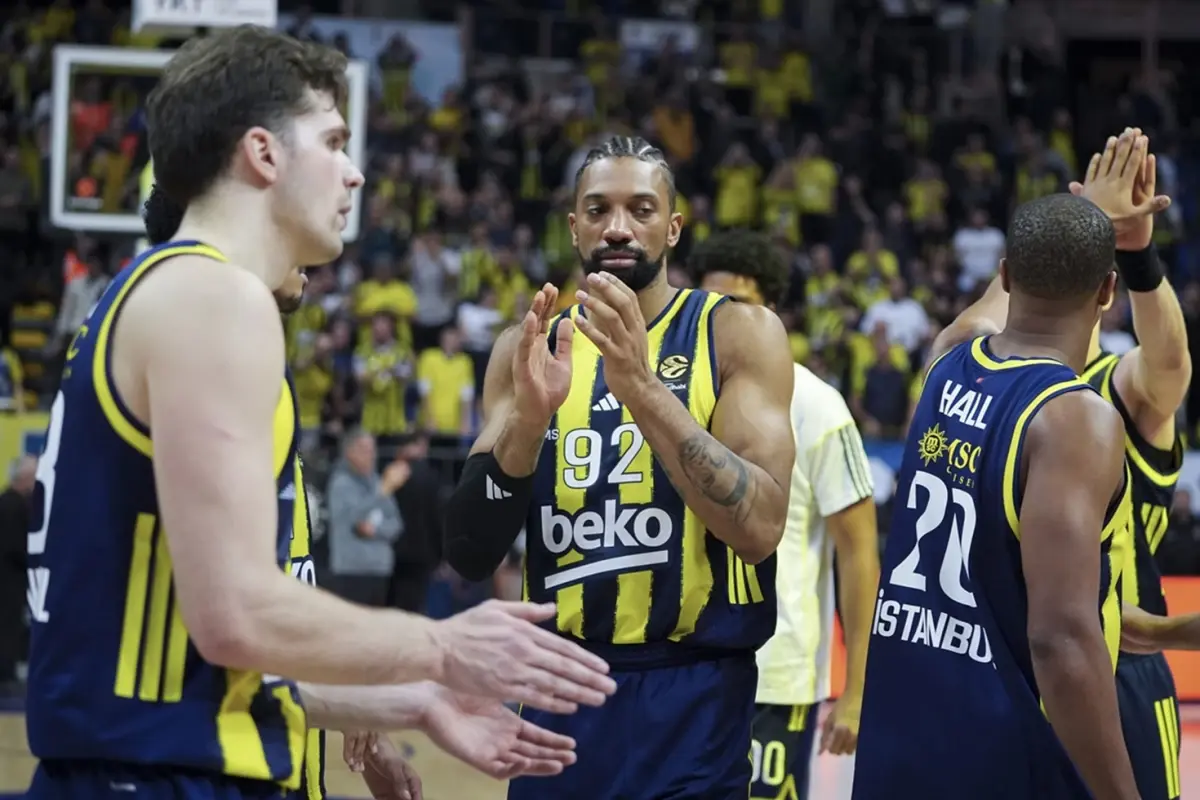 Fenerbahçe Beko, Olympiakos'u 88-80 Mağlup Etti