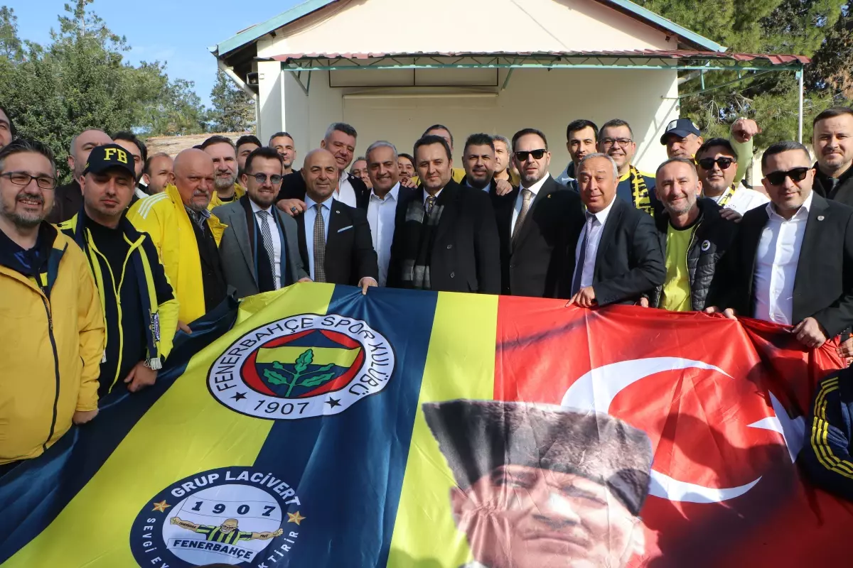 Fenerbahçe Başkanı Sadettin Saran, Akkuyu İlkokulu’nda Çocuklara Şampiyonluk Mesajı Verdi