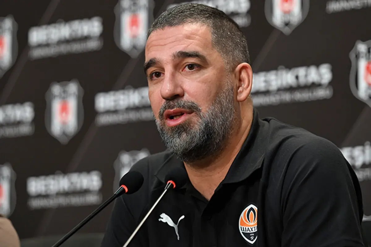 Jonjo Shelvey'den Arda Turan'a Şok Açıklama: Ofiste Puro ve Alkol