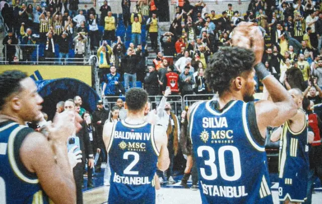 Fenerbahçe basketbol sahasında