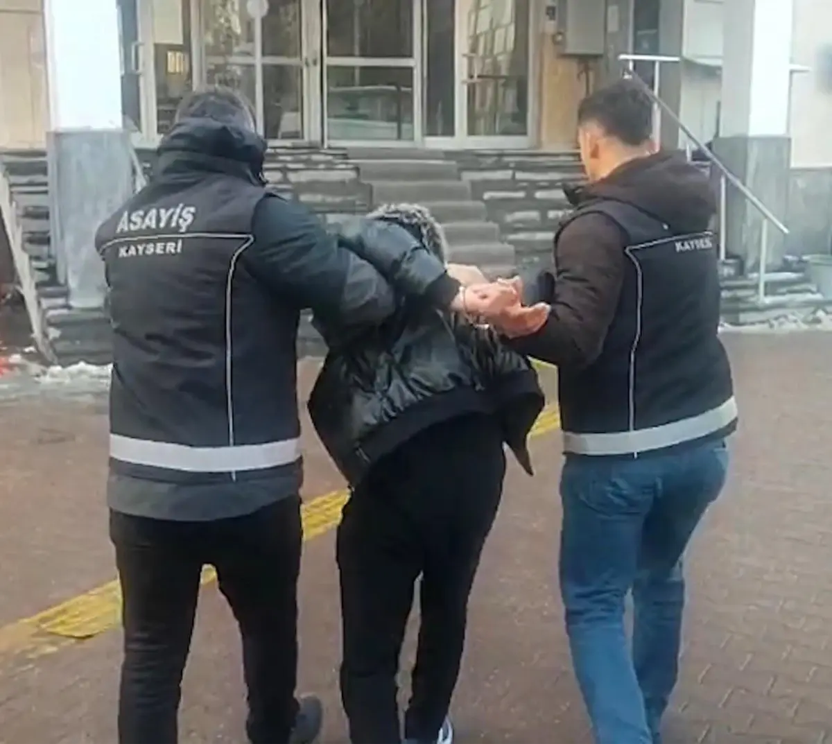 Kayseri'de 17 yıl 8 ay hapis cezası alan yağma suçlusu operasyonla yakalandı
