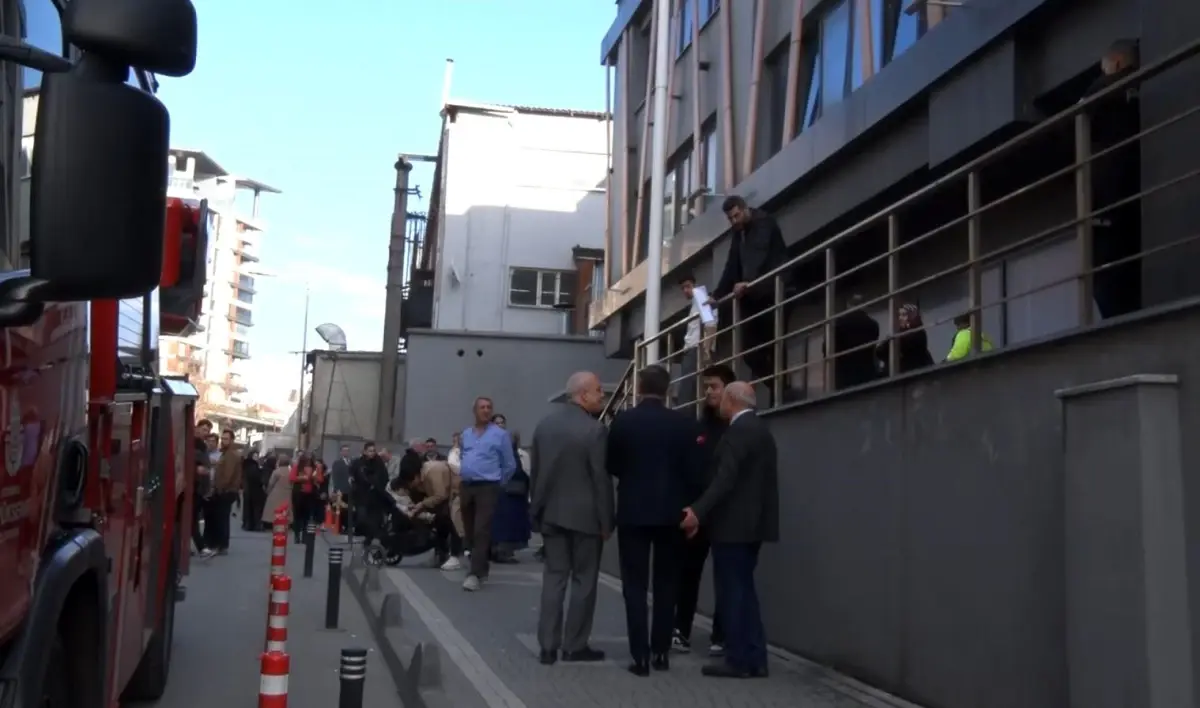 Bayrampaşa'da Hamam Yangını Hızlı Müdahale ile Kontrol Altına Alındı