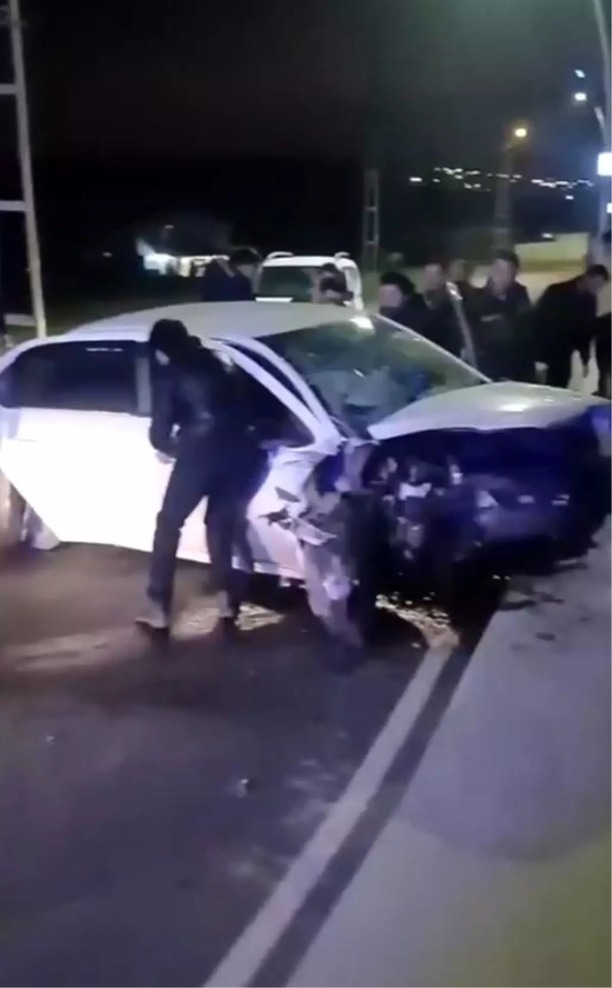 Arnavutköy'de Ehliyetsiz Sürücünün Yol Açtığı Çarpışma: 4 Yaralı