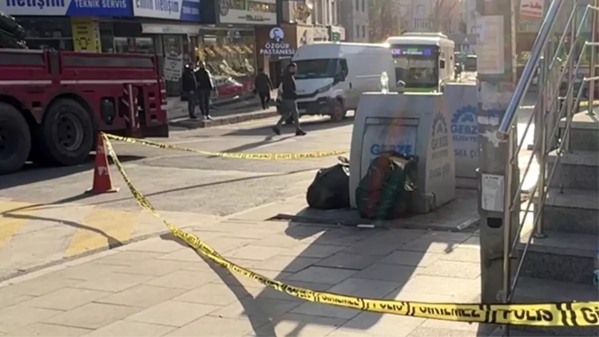 Kocaeli'de Husumetli Kavga Patlak Verdi: Durakta Bekleyen Kadın Yaralandı