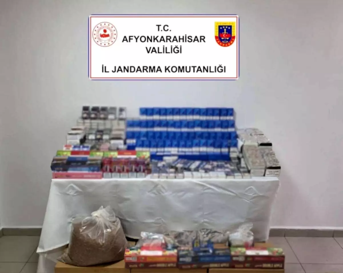 Afyonkarahisar’da Jandarma, 18 Bin Dolu Makaron ve Nargile Tütünü Ele Geçirdi
