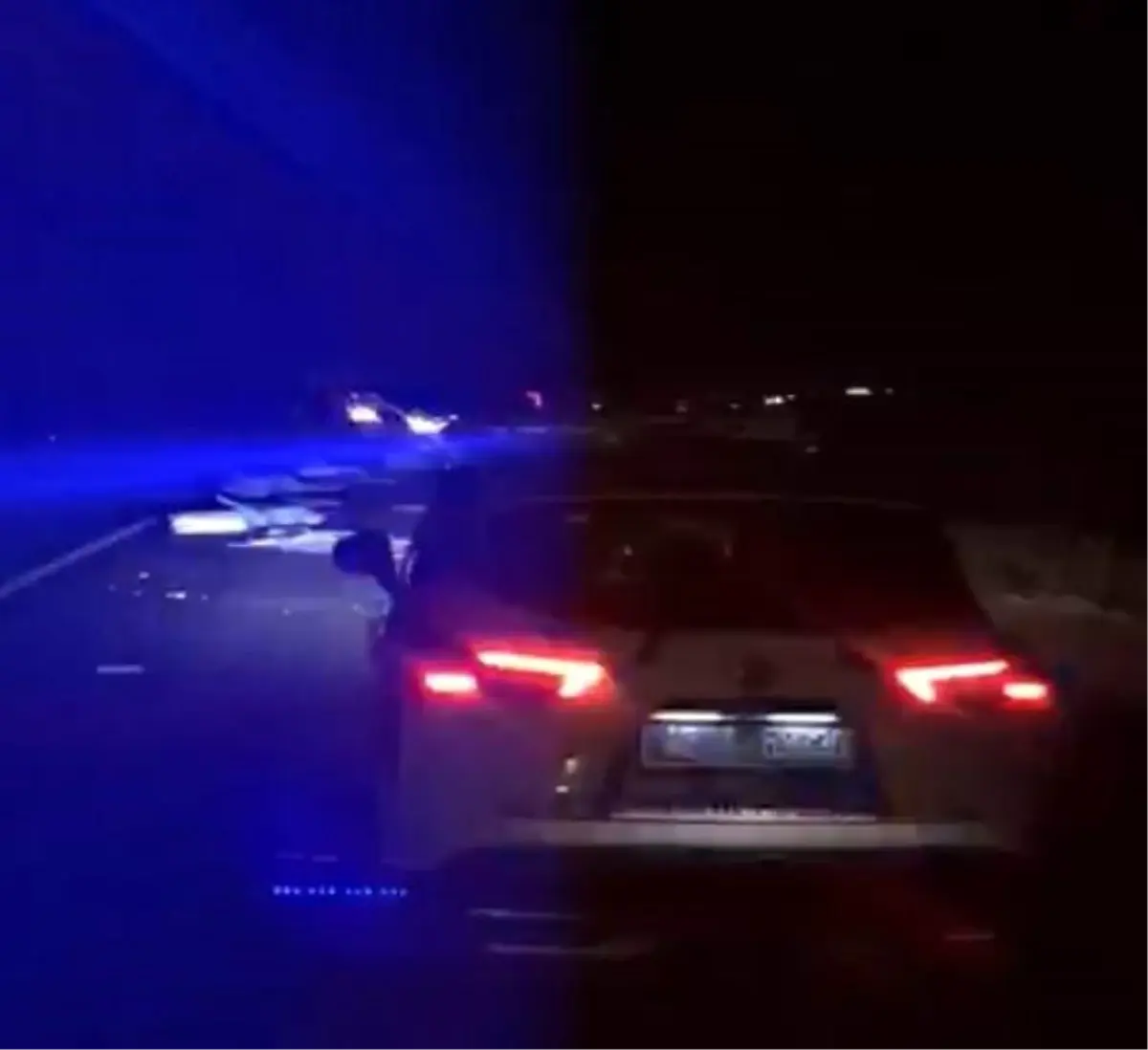 Karapınar’da Tır Yükü Yola Dağıldı: Trafik Kısa Süreliğine Kapandı