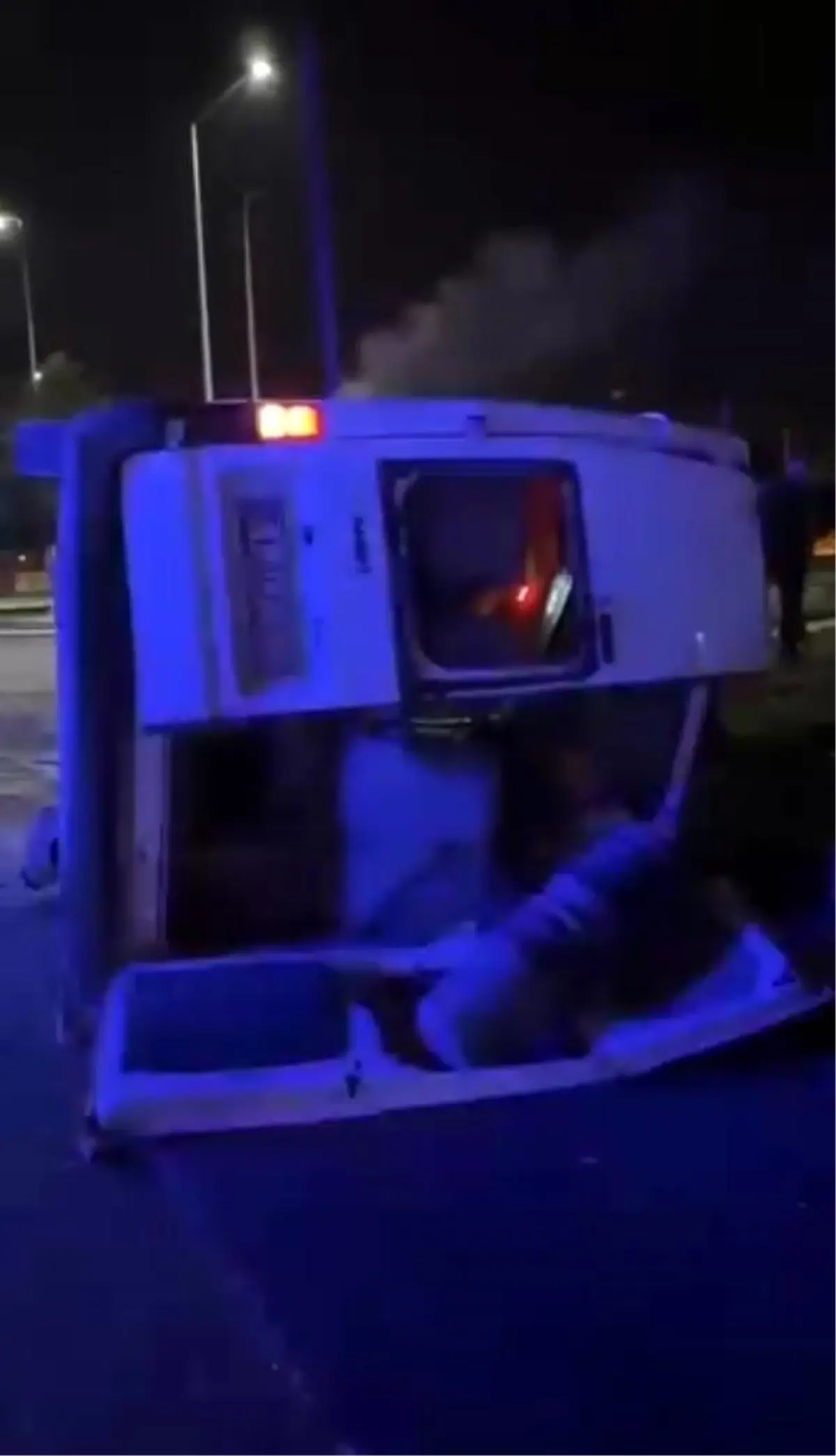 Nevşehir'de İşçi Servisi ve Ticari Araç Çarpıştı: 1 Ölü, 14 Yaralı