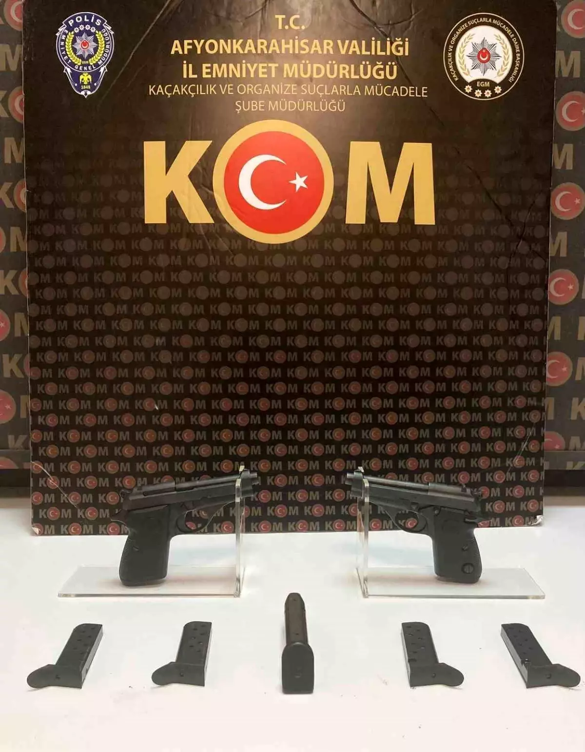 Afyonkarahisar’da Rüştsız Silah ve Şarjör Ele Geçirildi