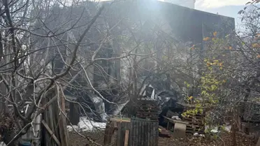 Esenyurt'ta Depo Yangını Şehrin Gökyüzünü Karanlaştırdı