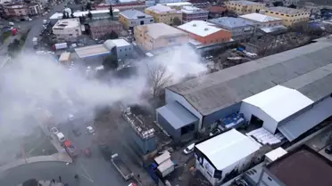 Gaziosmanpaşa’da Avize Atölyesinin Depo Bölümünde Çıkan Yangın Hızlıca Söndürüldü