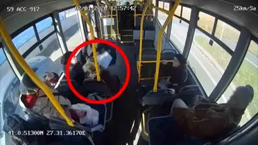 Kalp krizi geçiren yolcunun hastaneye taşınması