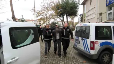 Polis ekipleri tutuklama sırasında