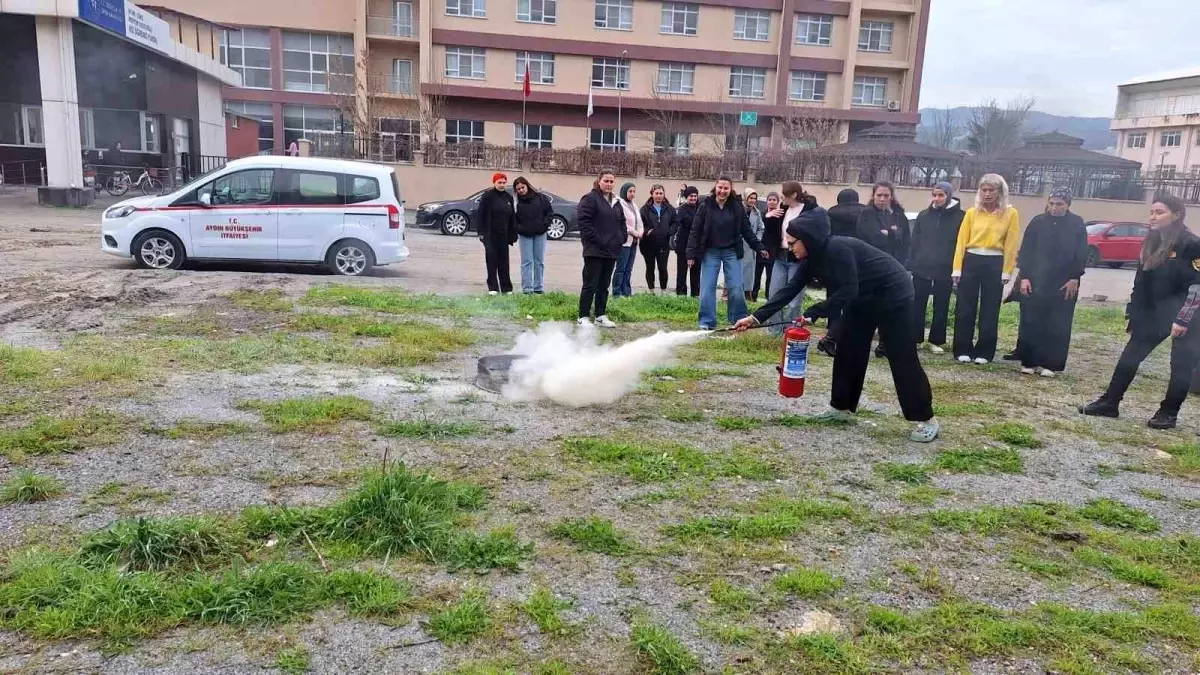 Söke’de Üniversite Öğrencilerine Yangın Güvenliği Eğitimi Verildi