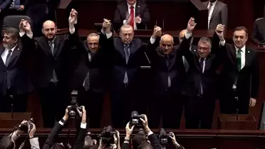 AK Parti rozet takma fotoğrafı