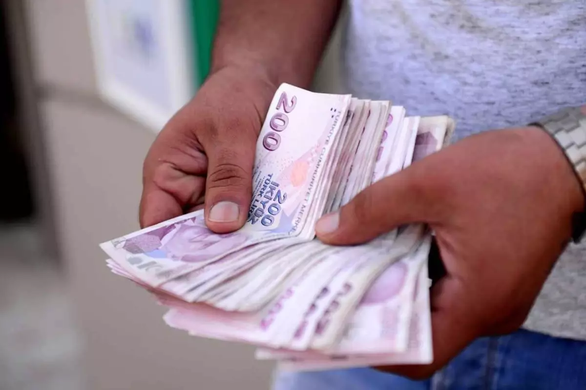 Hükümet, En Düşük Emekli Maaşını 18.939 TL’ye Çıkarıyor: Yetkililer Yeni Düzenlemeyi Açıklıyor