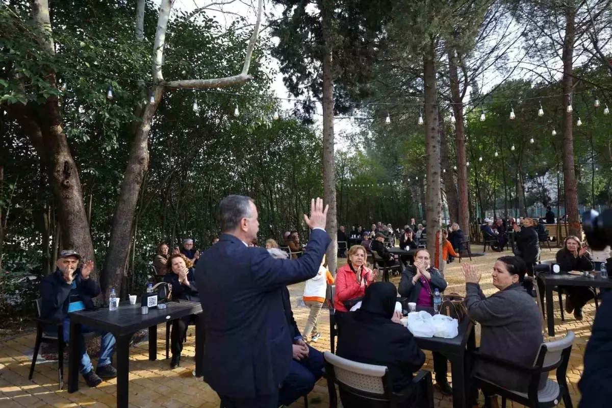 Yunusemre'de Emeklilere Özel Kafe Açıldı: Uygun Fiyatlar ve Yoğun İlgi